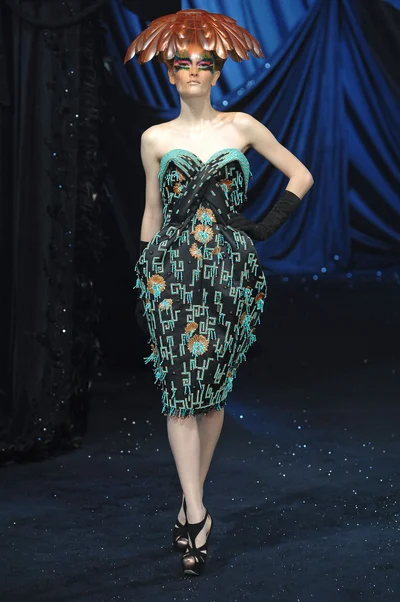 Look 25